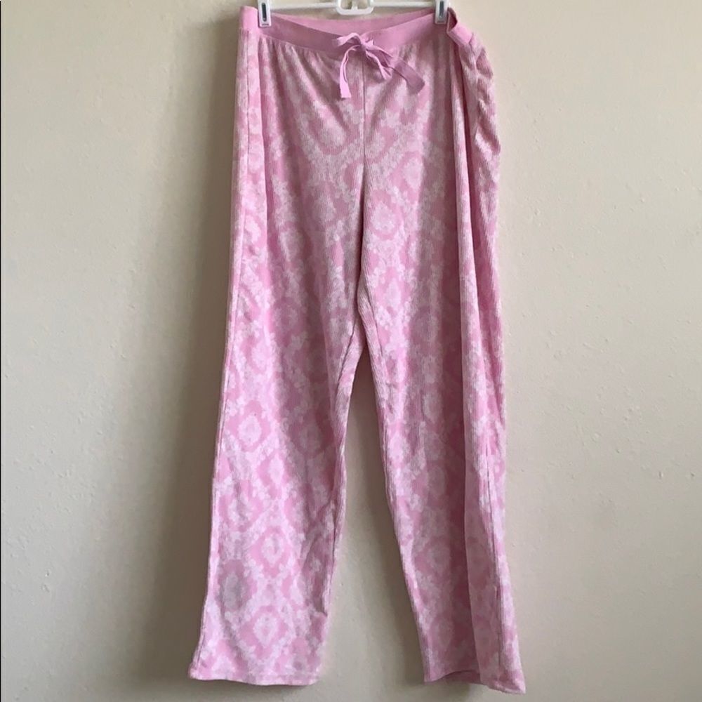 🔹4/$25 Soft pink & white pajama pants